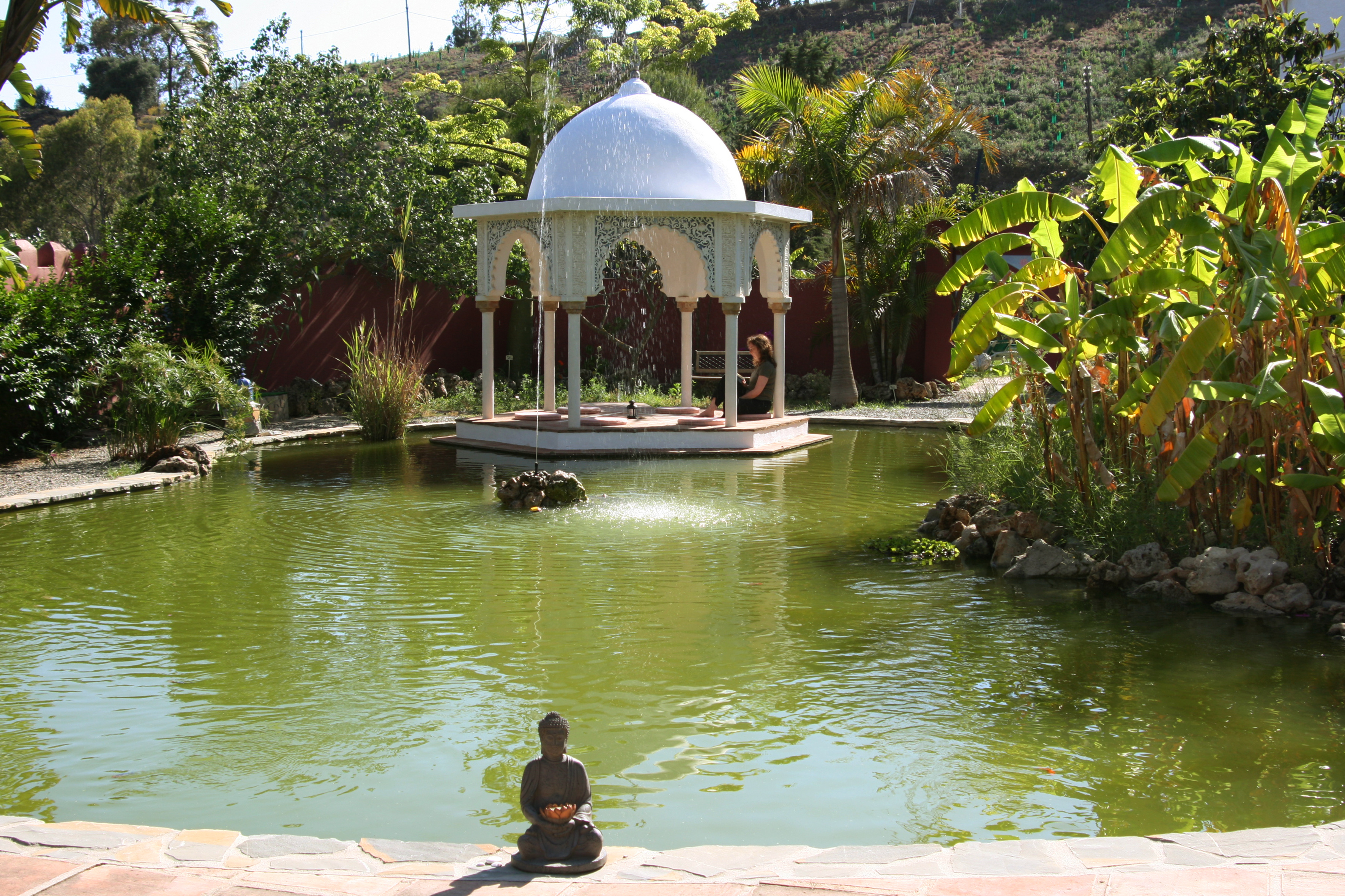 Der CASA Teich mit Tempel